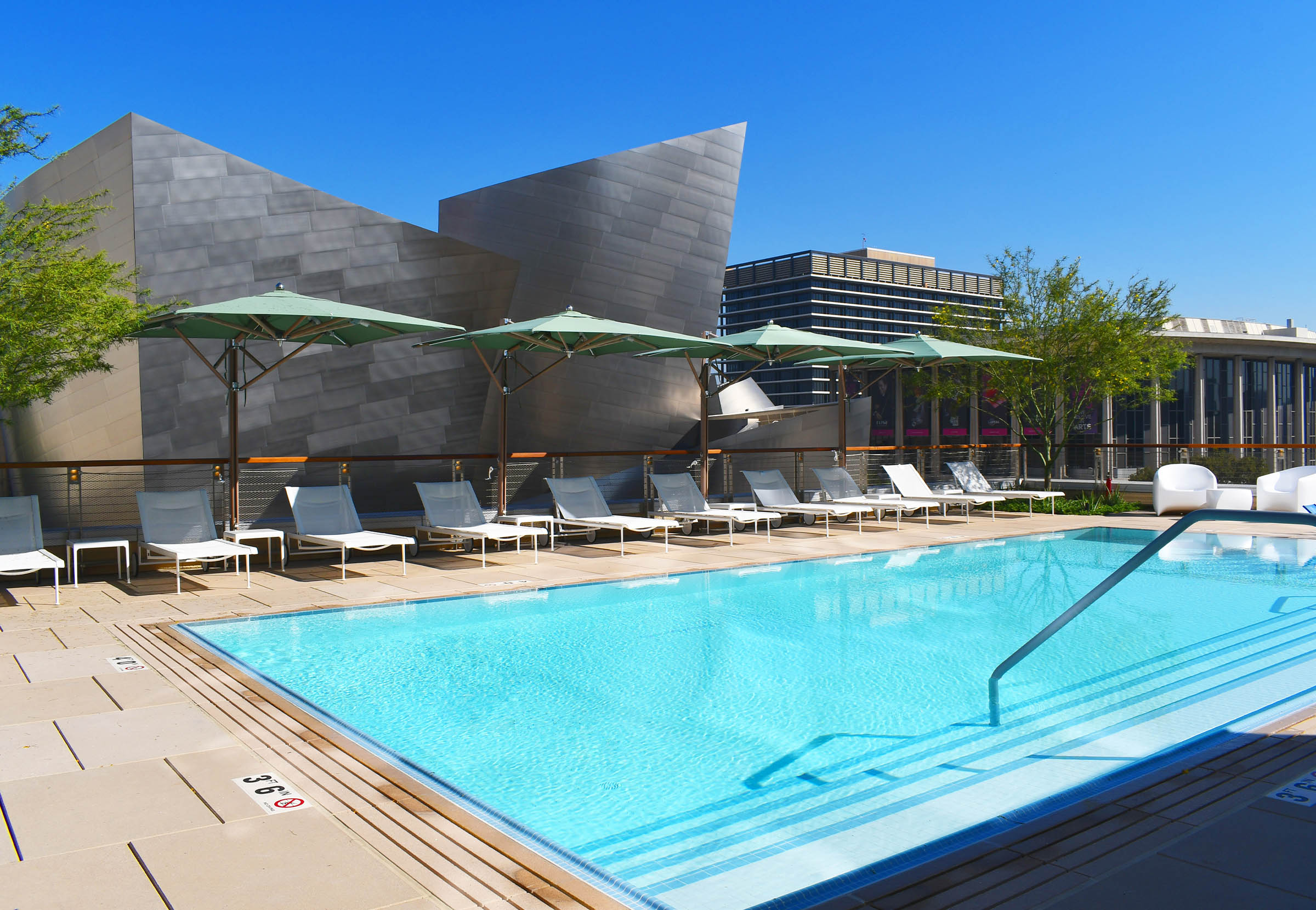 Poolside with Lounge Area Medium